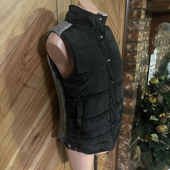 Skies Are Blue Women’s Large Black Fleece Puffer Vest - Picture 4 of 8